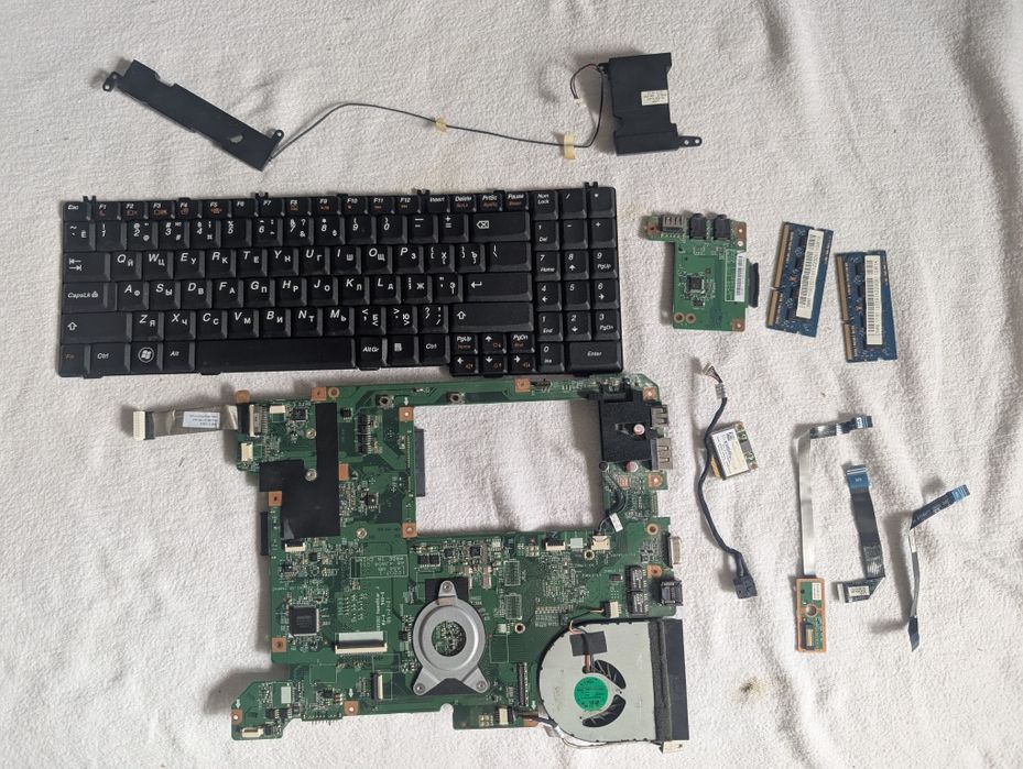 Запчасти lenovo b560 core ,i3 380m , 2gb ddr3,