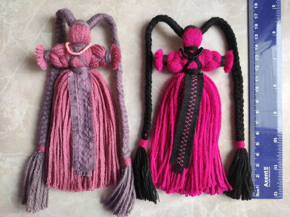 Ляльки-мотанки з двома косами