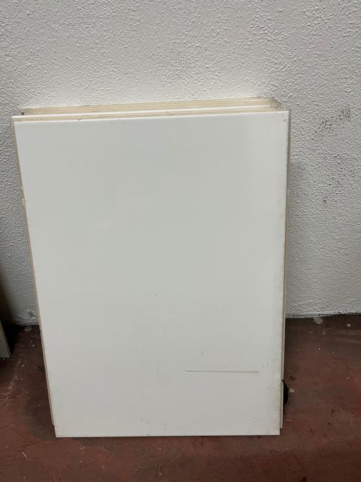 Diversos azulejos de cerâmica