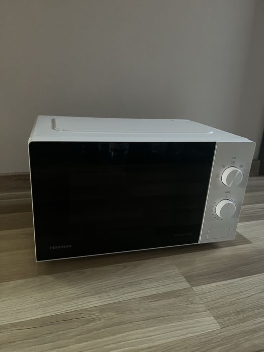 Mikrofalowka Hisense