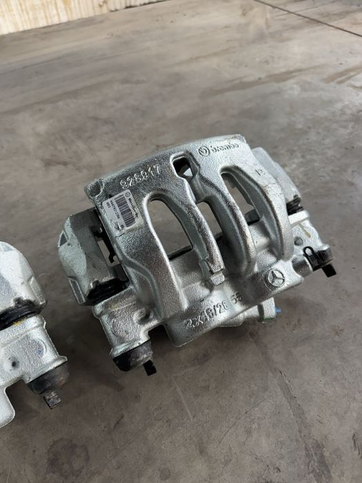 Супорт передній L (лівий) Sprinter W906/907 /VITO 639 / 447 (BREMBO)