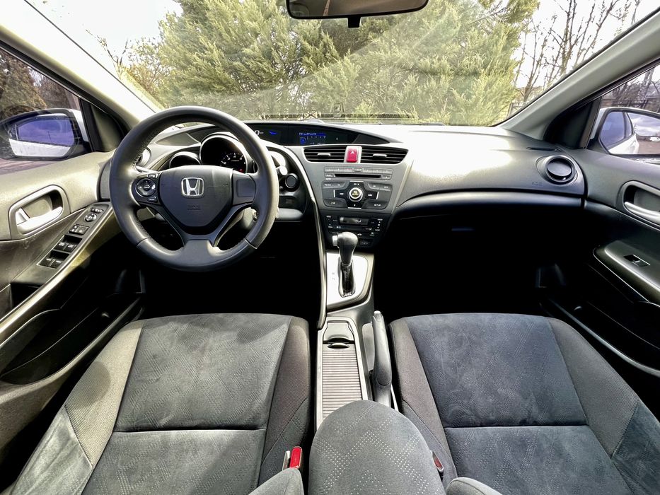 Honda Civic 1.8 Avtomat White Pearl 11500$