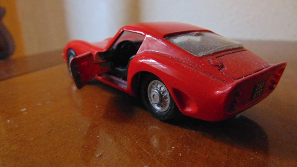 Ferrari 250 GTO Maisto 1/38
