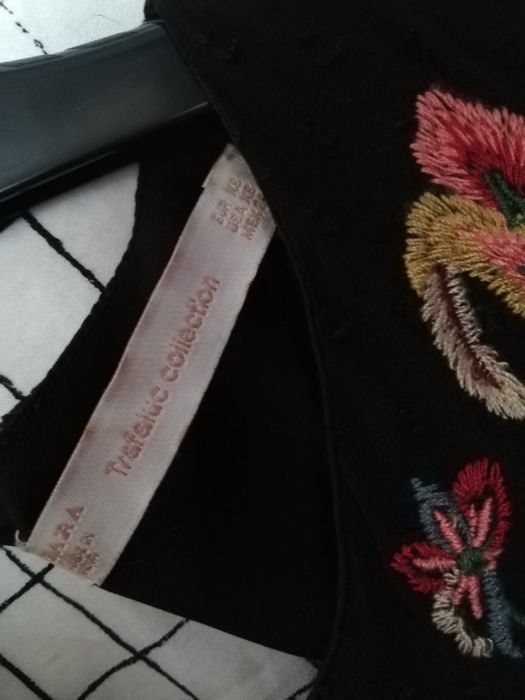 Kombinezon czarny kwiaty wycięte plecy Zara