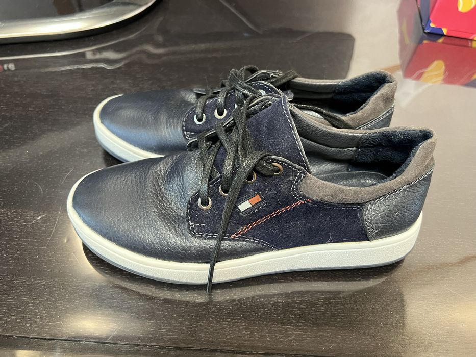 Кросівки , кеди , мокасини