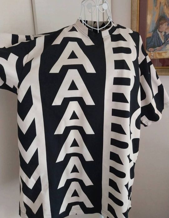 T-shirt preto e bege | Marc jacobs | super oversize | Tamanho O / S