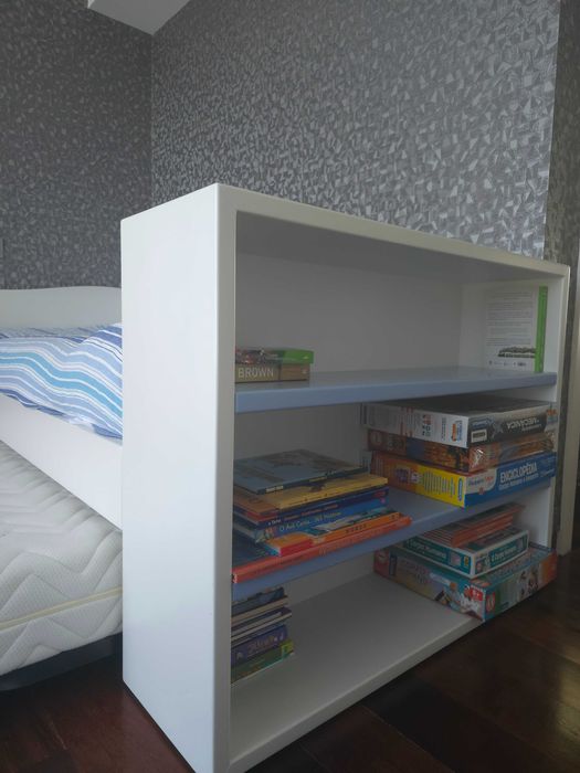 Cama lacada (para jovem)