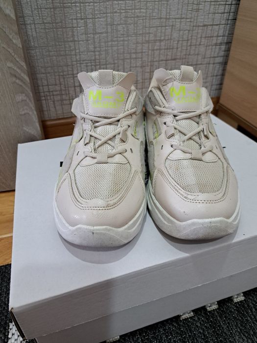 Кросівки 38 розмір