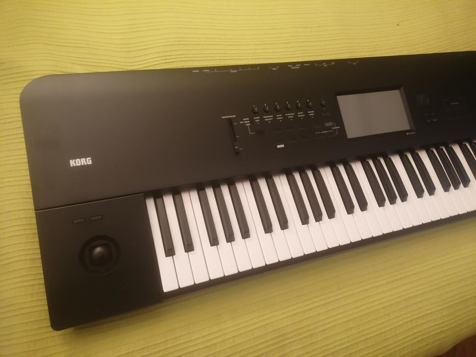 Sintetizador Korg Nautilus 73 como novo