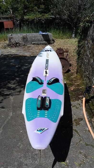 material diverso de windsurf