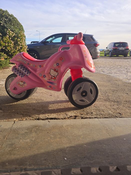 Hello Kitty Tricycle64575237520771125