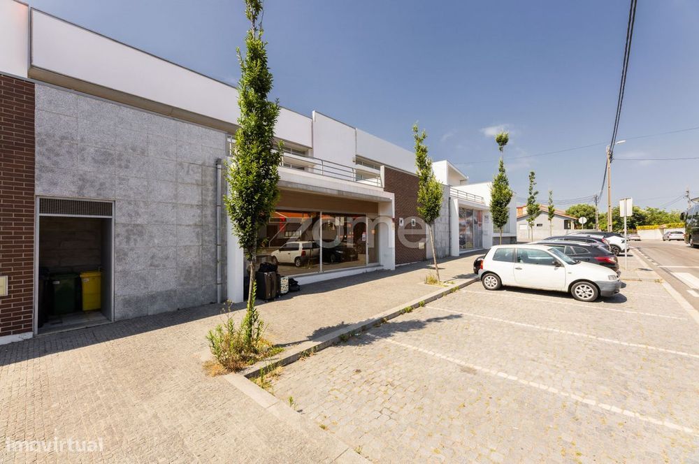 Armazém para Atividades Industriais e Serviços – Vila Nova da Telha...