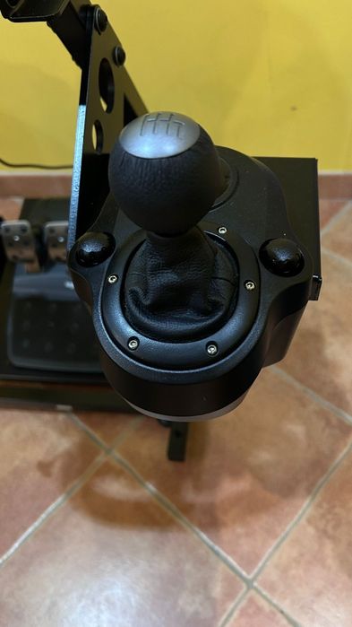 Cockpit Sim Racing: Logitech G29 + Shifter + Suporte VEVOR + PS4 Slim