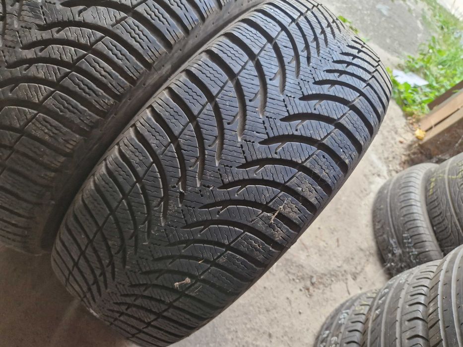 шини зима 215 55 R16 Michelin Alpin A4