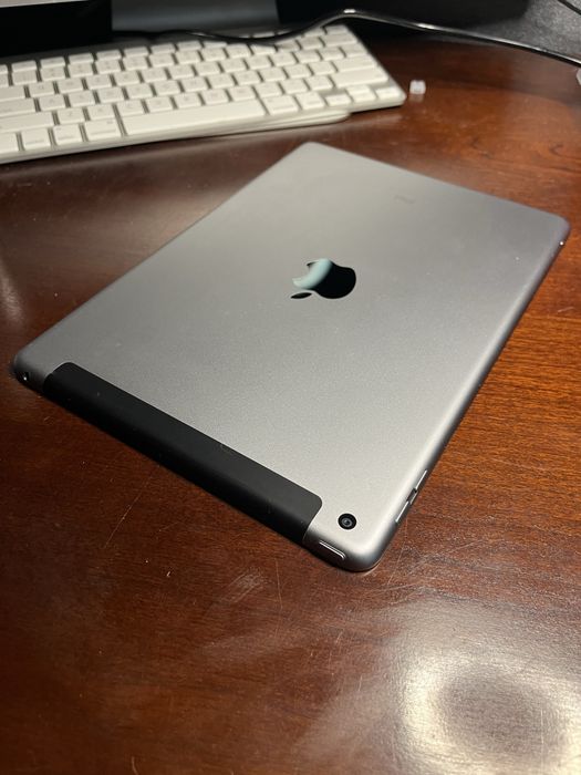 iPad 5 gen model A1823