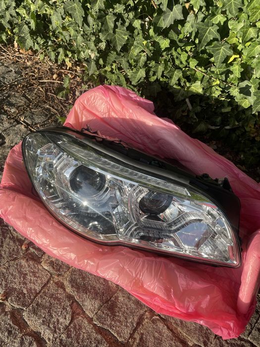 Faróis BMW F10 F11 10-13 Xenon Angel Eyes Led 3D DRL Dinâmicos Cromado