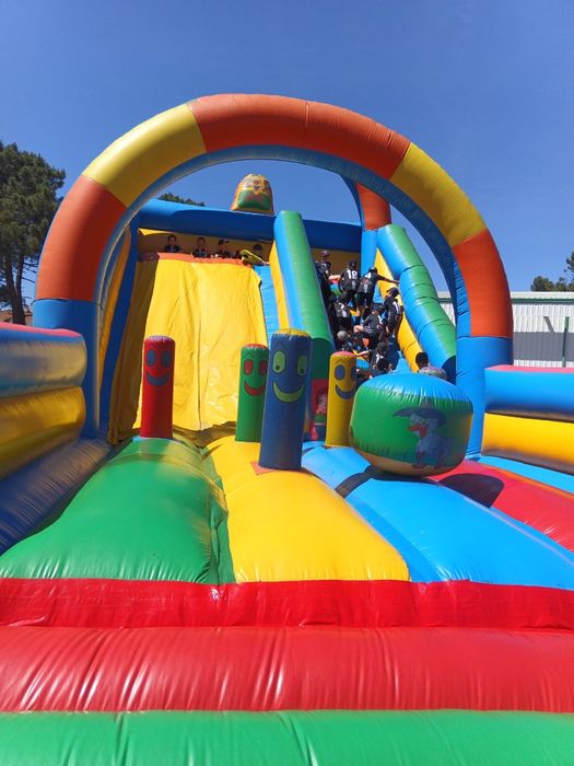 Dois insufláveis para venda