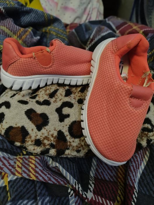 Кроссовки детские