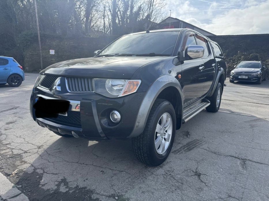 Mitsubishi L 200 4*4 в Ураїні