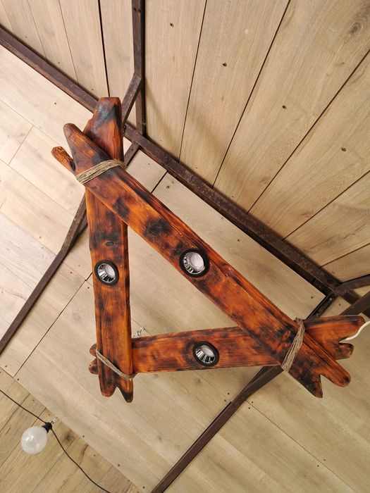 Люстра ручної роботи з натурального дерева