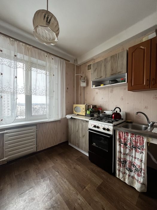 1 комн .Бородинский/  жилое состояние + остаётся  все !