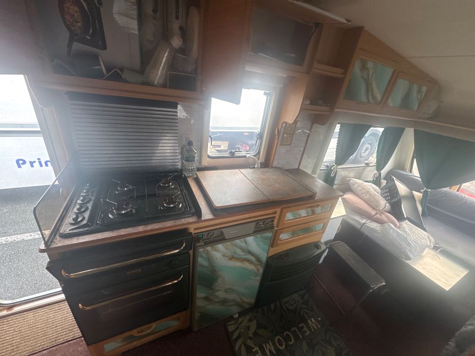 Caravana Swift Archway 4 camas 1999 ano