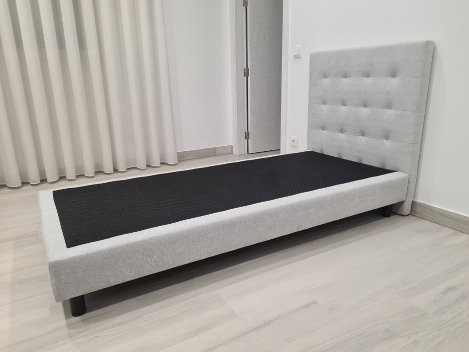 Cama individual com colchão