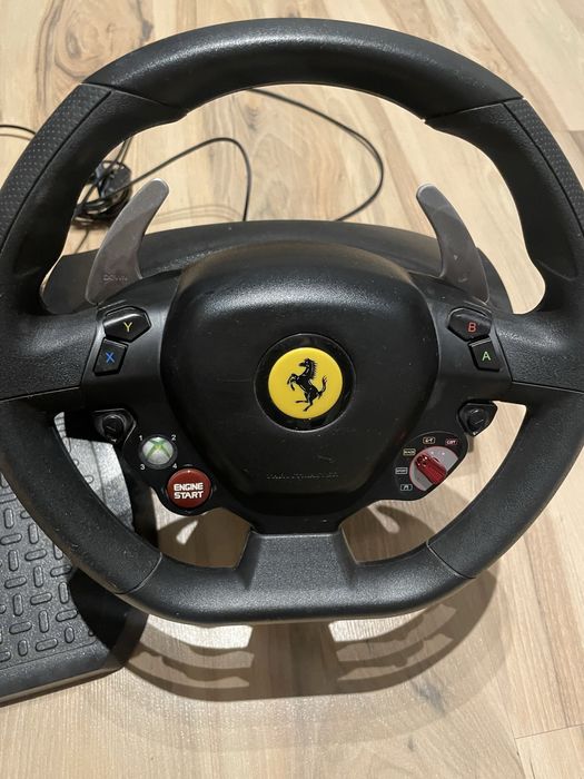 Kierownica Thrustmaster T80 Ferrari 488 z pedałami, PC i Xbox