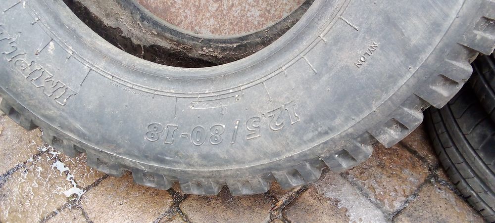 Sprzedam oponę 12,5/80-18