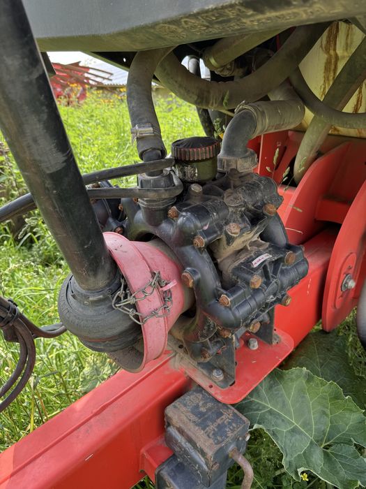 Обприскувач KUHN Lexis 3000