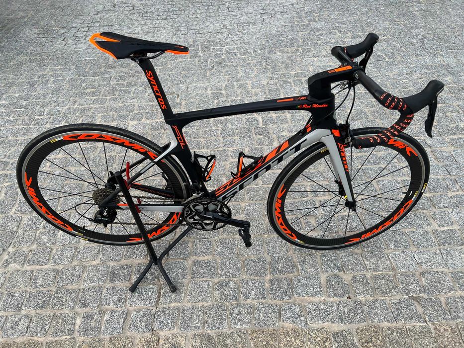 Scott Foil 30 - Carbono Aero com Rodas Mavic Cosmic