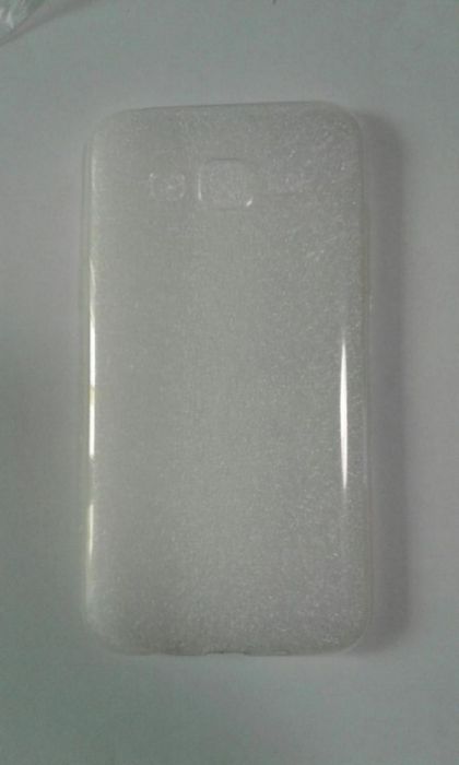 Продам новый силиконовый бампер на Samsung J5