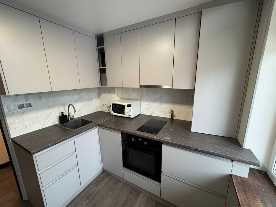 Продам 2кімнатну квартиру з новим ремонтом в центрі міста!