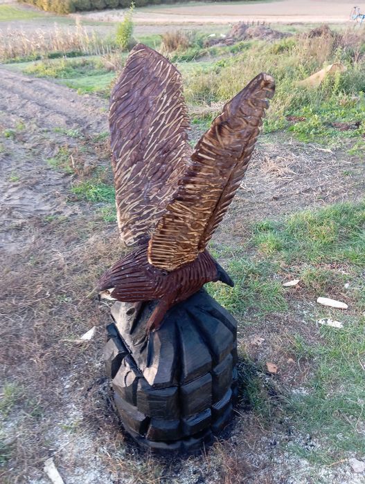 Rzeźba drewniana ogrodowa orzeł