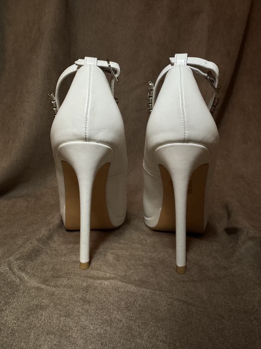 Білі лодочки , весільні туфлі , білі туфлі , весільне взуття