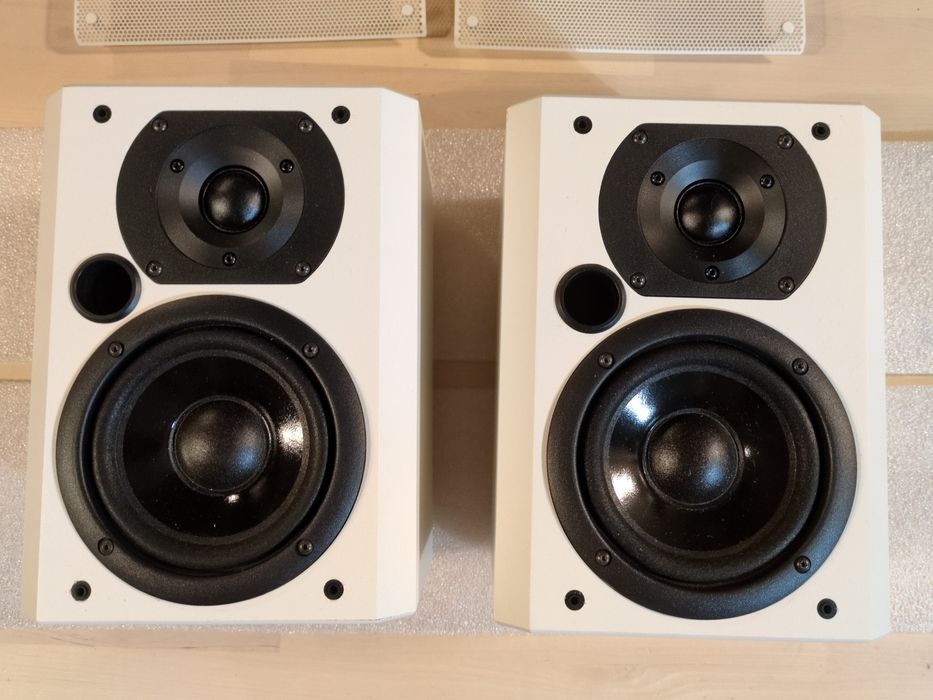 Zestaw Hi-Fi Kolumny 2+1: T+A PULSAR TAR 400E +TAV 500 /2x60W+80W/4 om