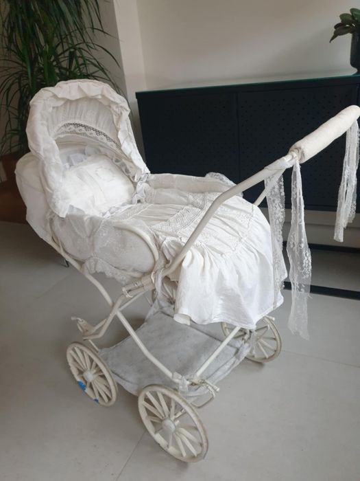 Vintage wózek dla lalek