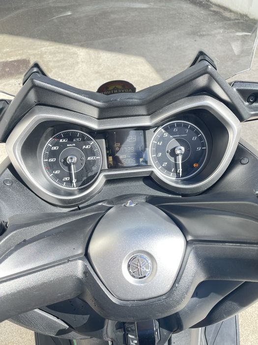 Yamaha X-MAX 300 (2023) - 15.000 km - Extras Premium (Bitubo)