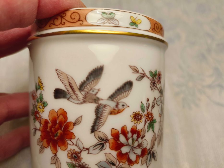 Pote / Potiche / Caixa porcelana Vista Alegre, decoração Magnólia