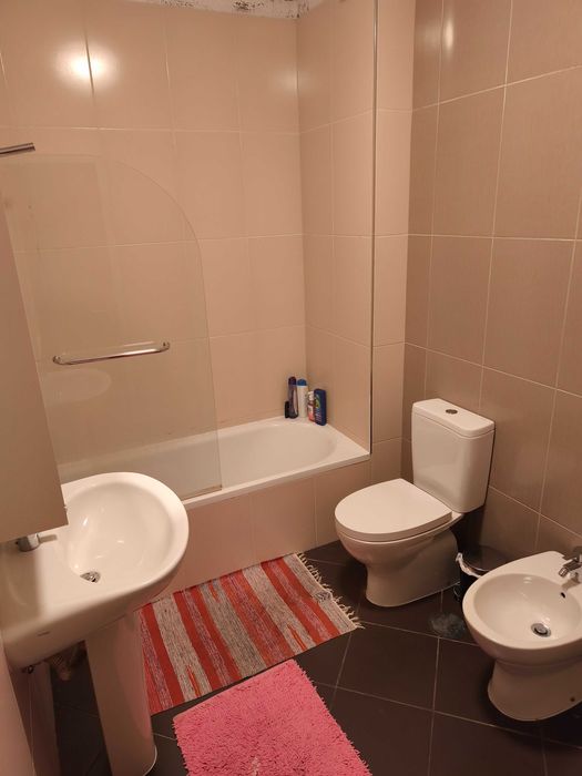 Quarto para 2 pessoas ou Casal - Ermesinde (ler)