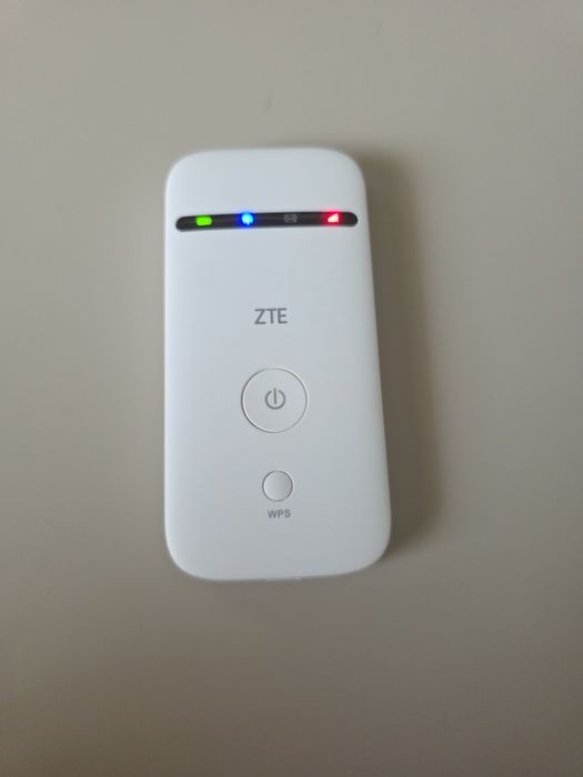 Vendo hotspot/router portátil ZTE MF65M, usado e em bom estado de funcionamento.