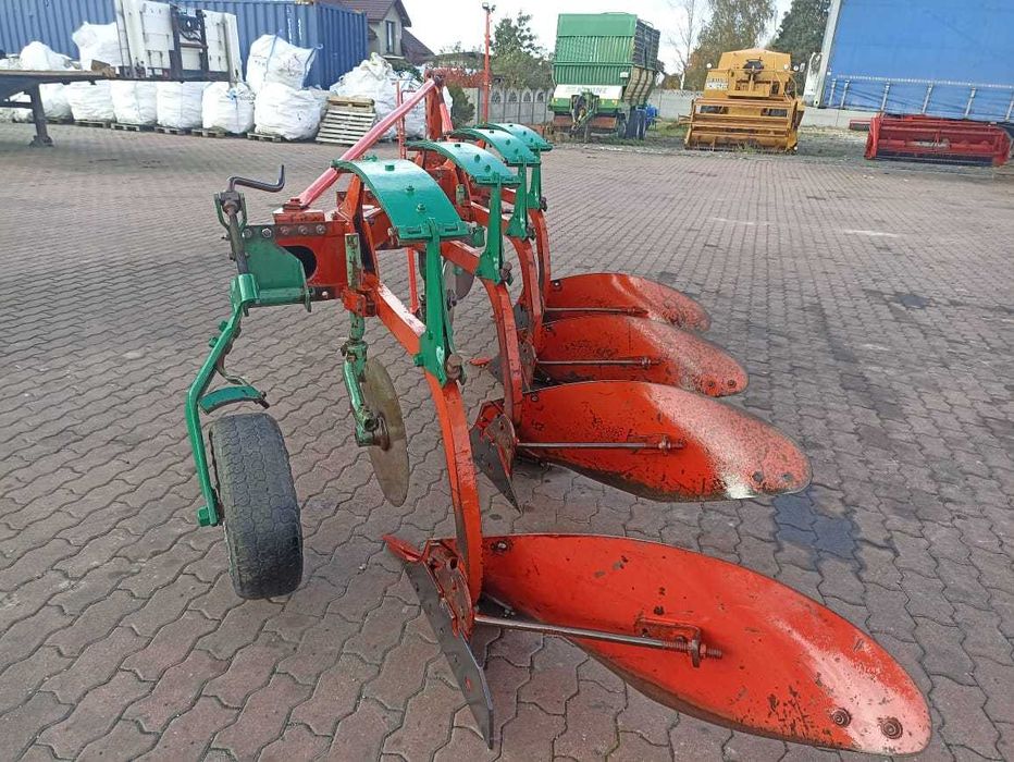 Plugi cztero skibowe Kverneland Vario.50 na skibe.