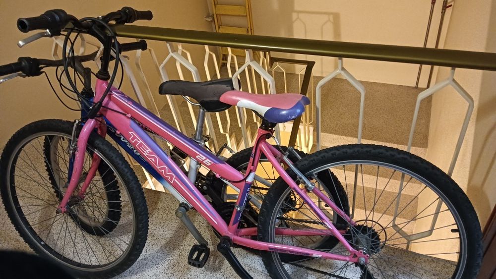 Duas bicicletas pra criança e adulto/adolescente