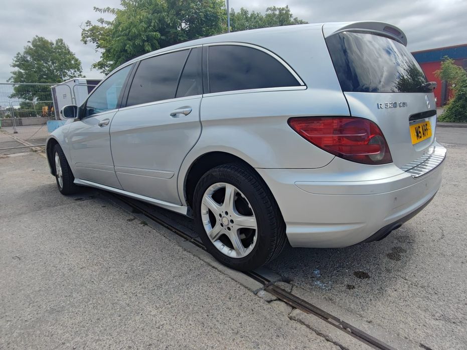 Mercedes-Benz R 320 CDI 4MATIC | 7 Lugares | 3.0 V6 Diesel MATRICULA INGLESA foto 3