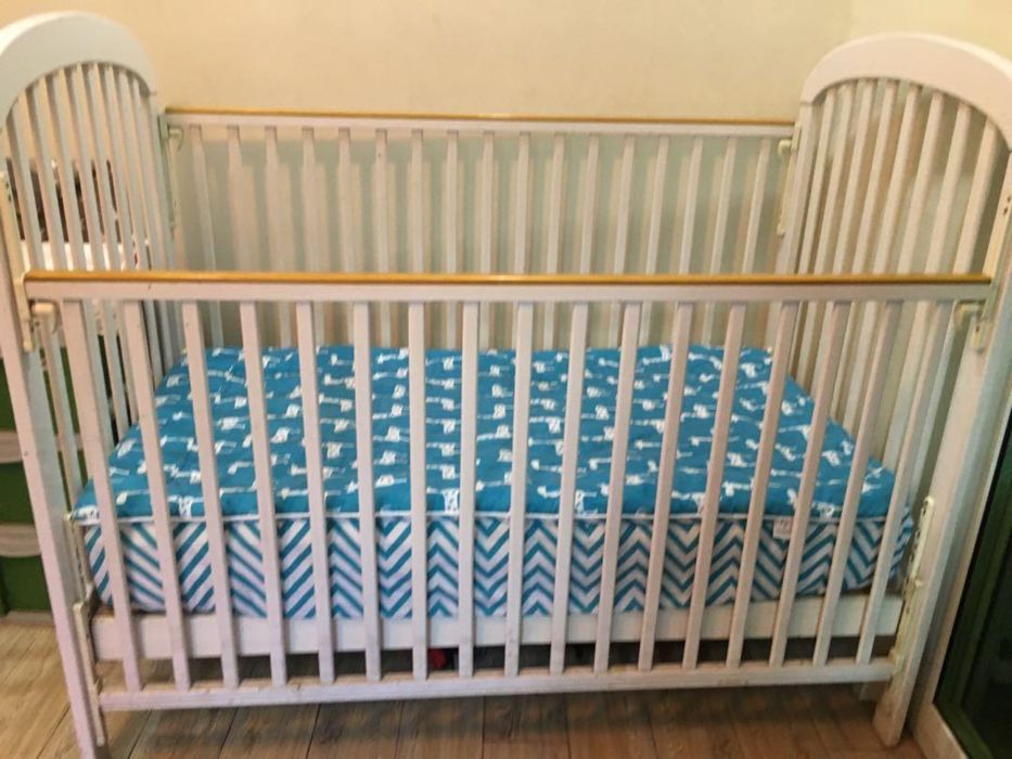 Berço cama bebe modelo Americano Delta lov crib e colchao