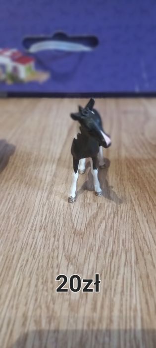 Sprzedam figurki koni schleich