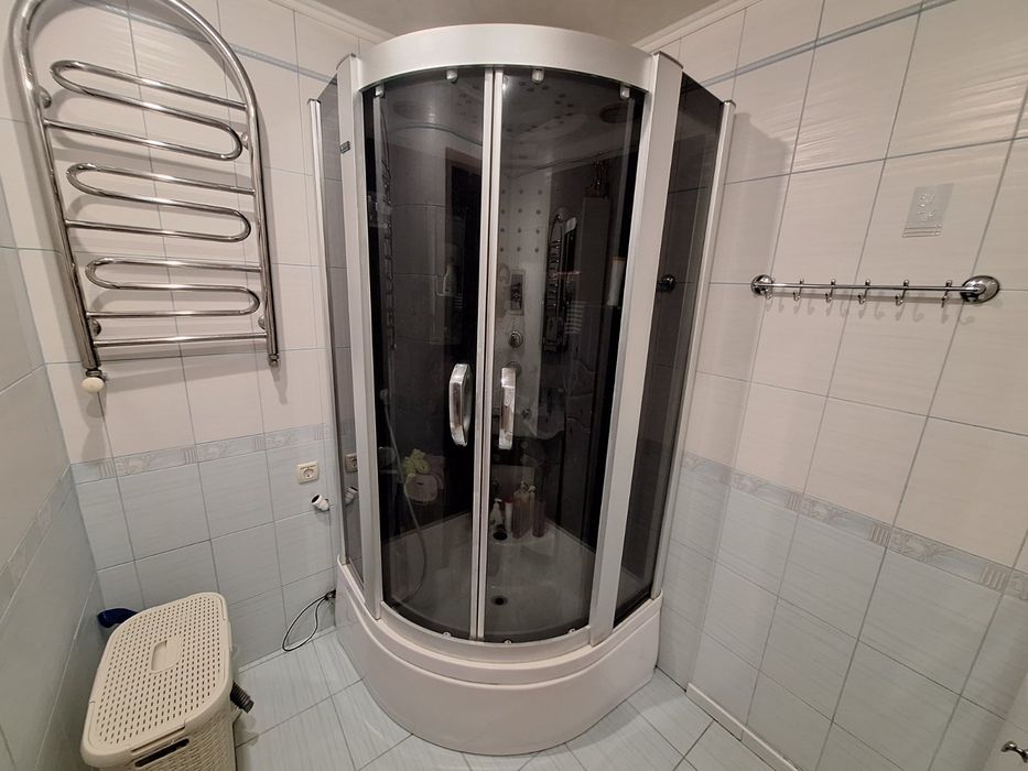 Продаж 3к квартири 95 кв. м на вул. Академіка Сергія Корольова