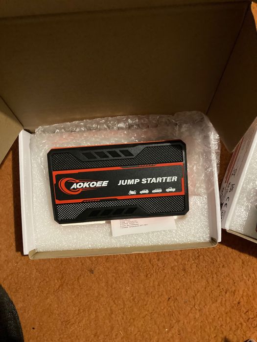 Бустер автомобільний, пусковий пристрій для авто.