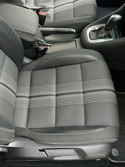 Volkswagen Golf  2013 рік   1.6 TDI Коробка Автомат. Обмін також цікавить.
