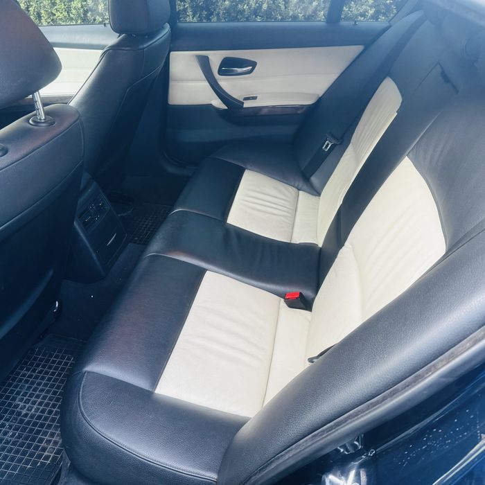 Продам  BMW 320i